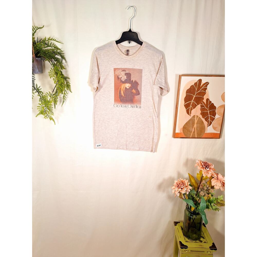 Platinum Delta Apparel Women's Graphic T-Shirt Size Large
